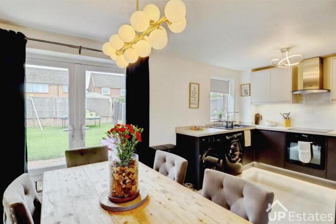 Kitchen/ Dining Area