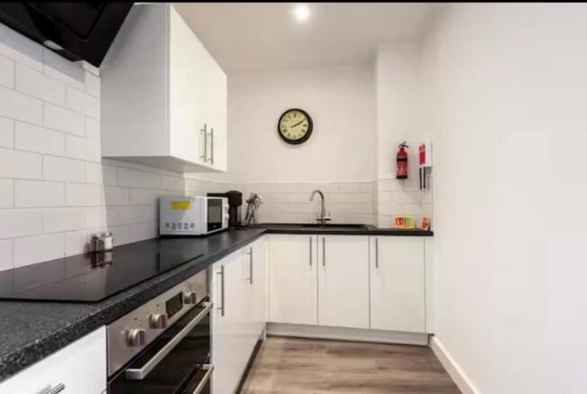 2 bed Apartment to rent Image 5