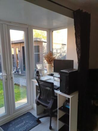 Photo 10