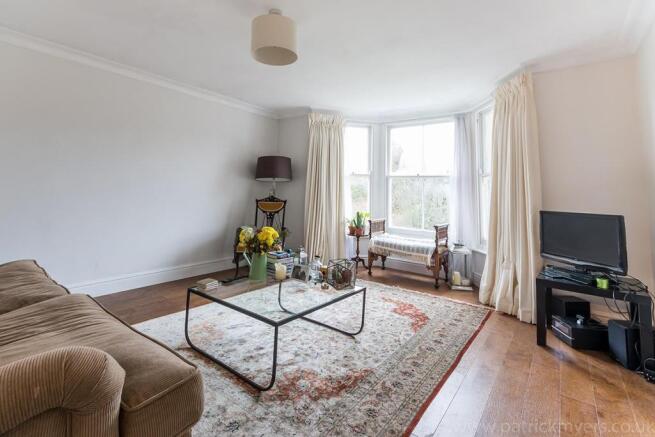 Flat 2, 11 Colyton Road-2.jpg
