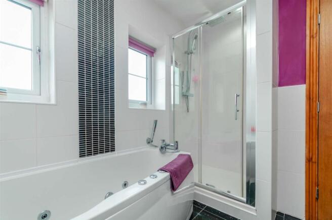 bathroom (2).jpg