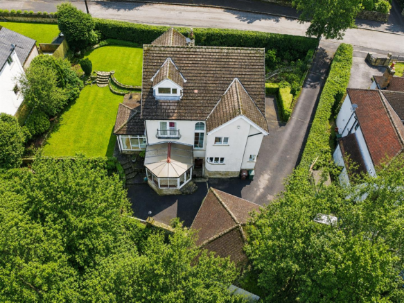 6 bed Detached for sale Image 4