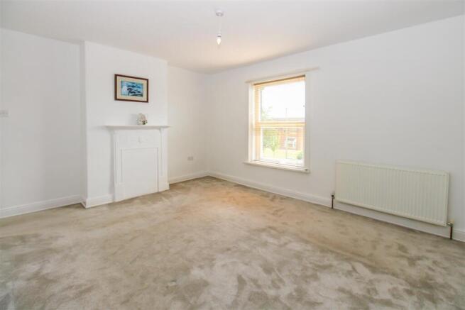 2 bed Semi-Detached for sale Image 6