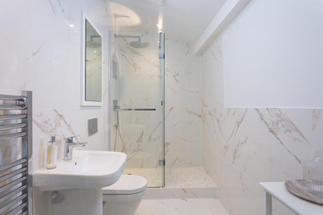 2 bed Apartment for sale Image 10