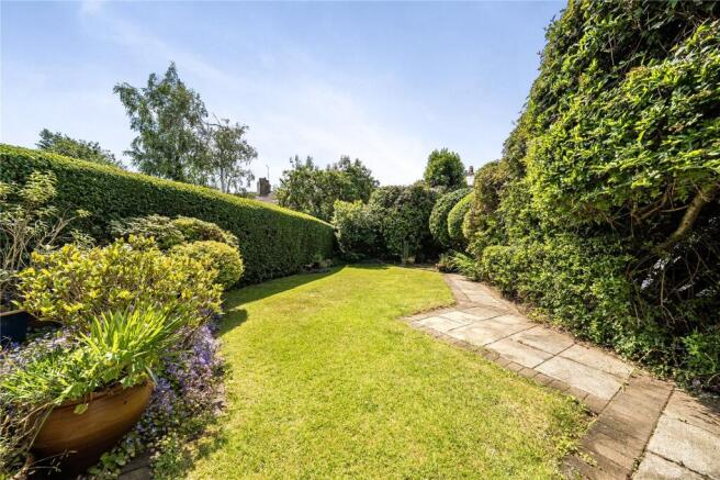 4 bed Semi-Detached for sale Image 11