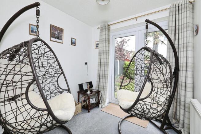 4 bed Detached for sale Image 6