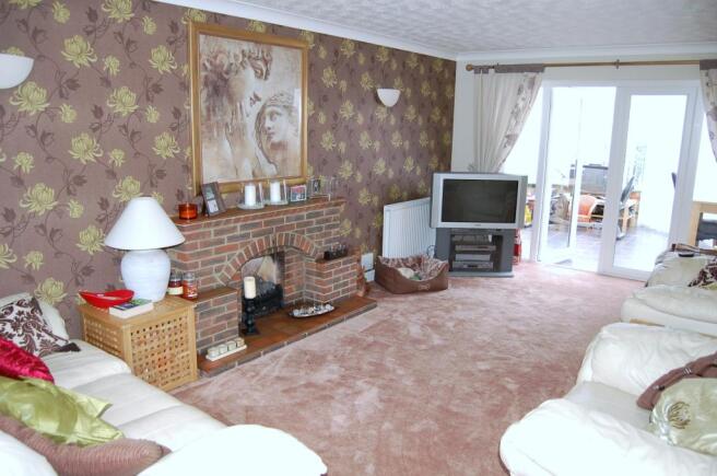Spacious lounge