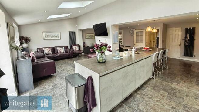 4 bed Detached for sale Image 10