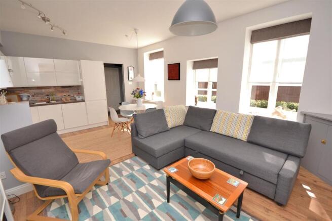 Living Area 1 (1).jpg