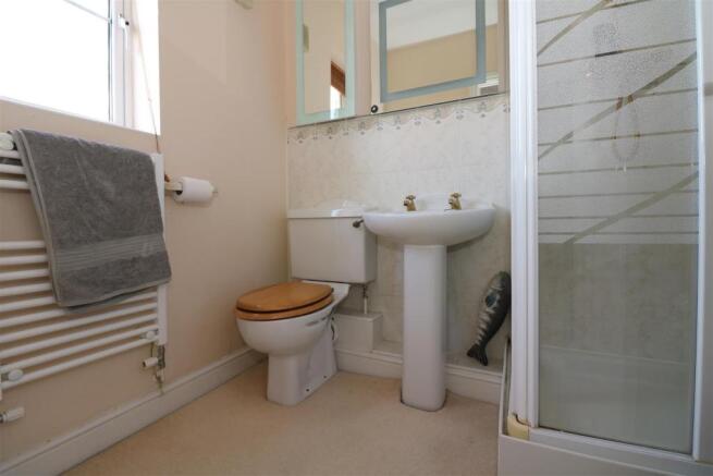 Bed 1 en suite
