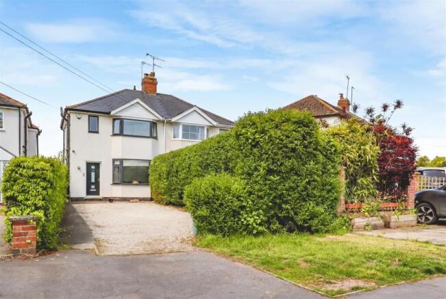 38 Hedge Tidy.jpg