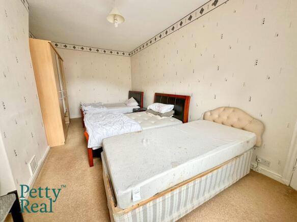 3 bed Terraced for sale Image 7