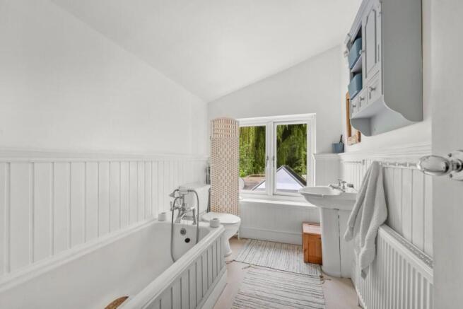 Princes Road, Buckhurst Hill photo 3