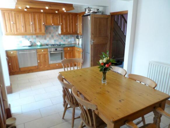 FITTED KITCHEN/DININ