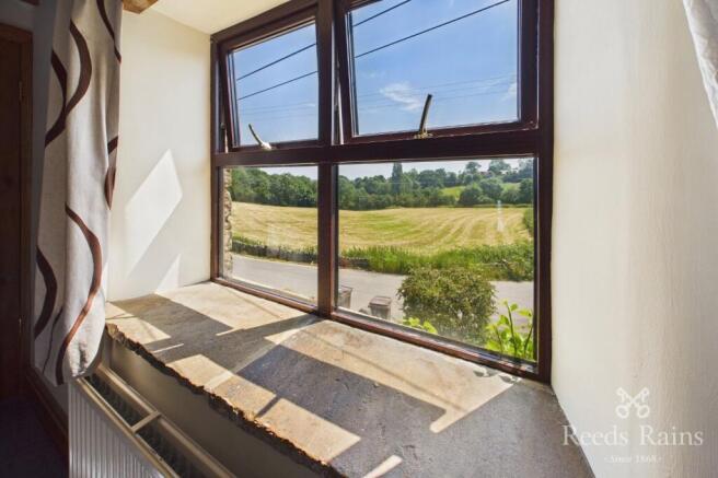 3 bed Terraced for sale Image 5