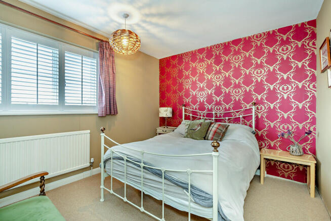 8587691-interior1...
