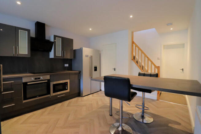 4 bed Terraced for sale Image 8