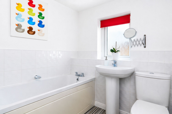 4 bed Detached for sale Image 7