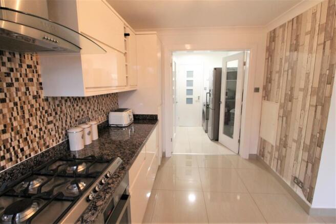 Kitchen (ii).JPG