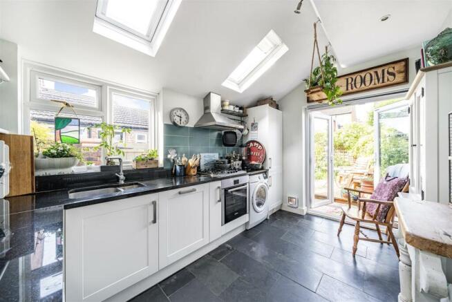 kitchen h.jpg