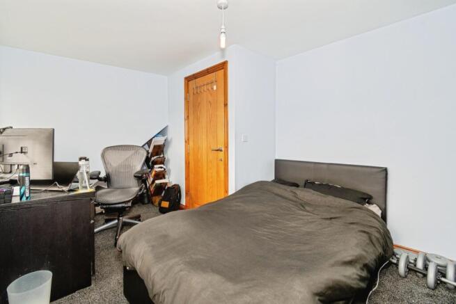 4 bed Semi-Detached for sale Image 11