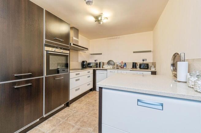 2 bed Penthouse for sale Image 6