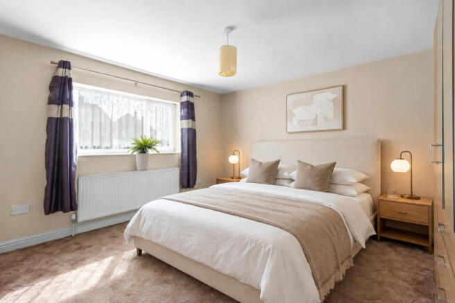 4 bed Semi-Detached for sale Image 11