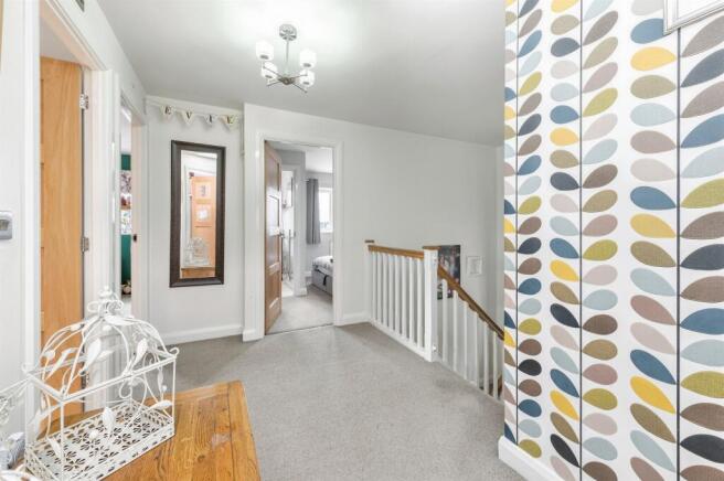 4 bed Detached for sale Image 9