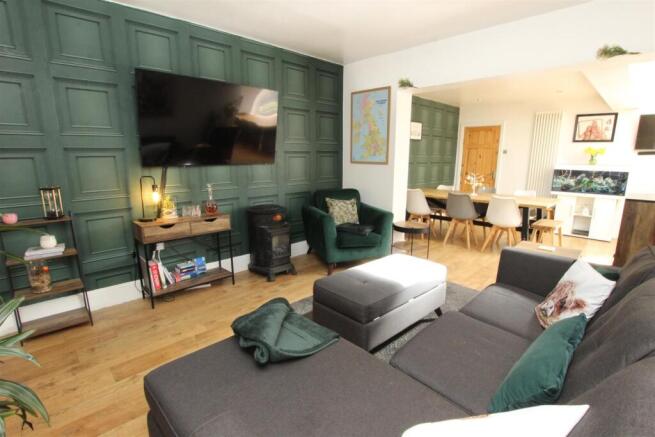 INFORMAL SITTING AREA