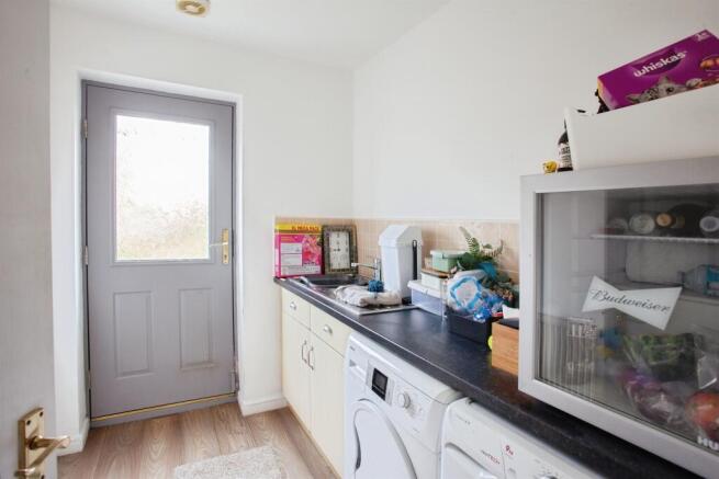 3 bed Semi-Detached for sale Image 7