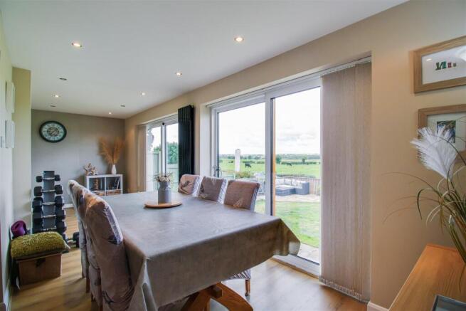 4 bed Detached for sale Image 5
