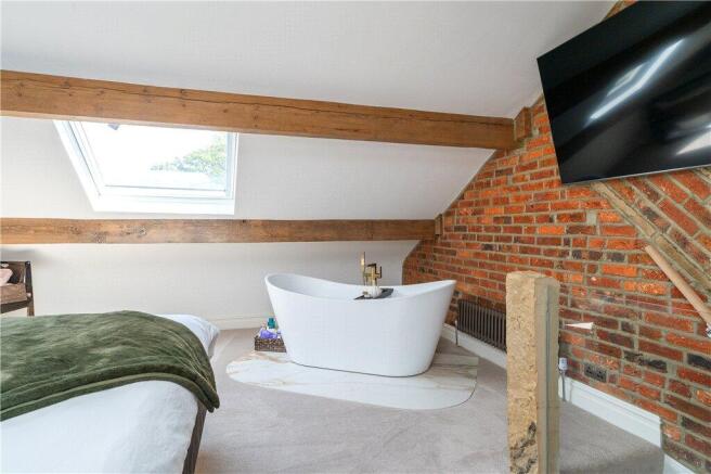 3 bed Semi-Detached for sale Image 12