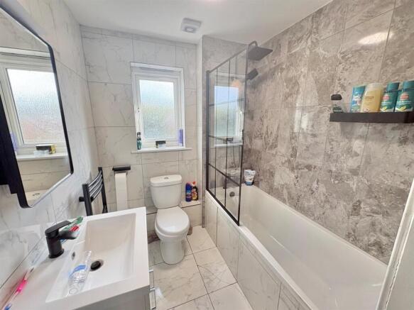 2 Bedroom Flat in WN7 4BN