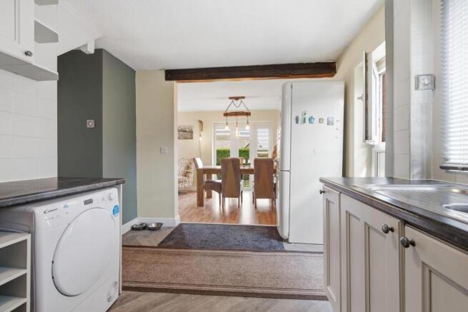 4 bed Detached for sale Image 8