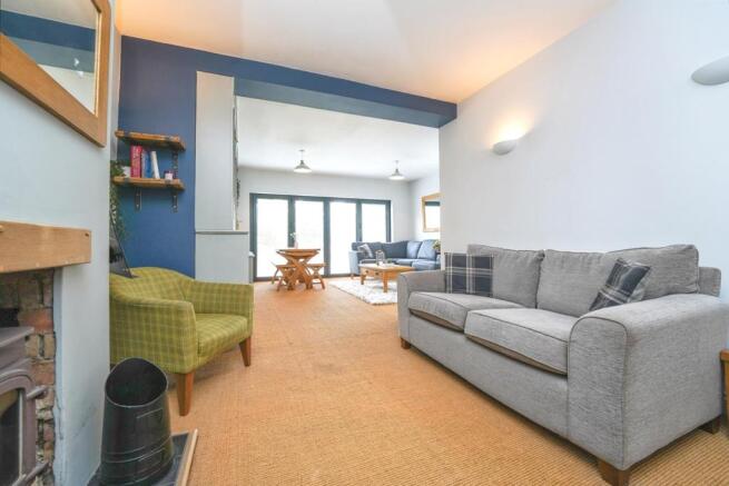 Lounge/Dining Room
