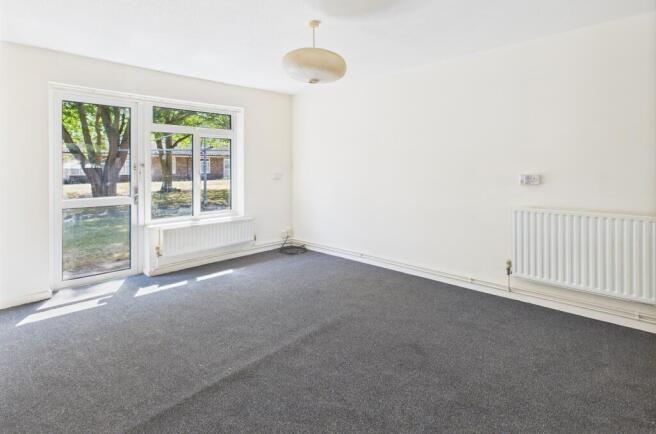 CAM02545G0-PR0439-STILL004