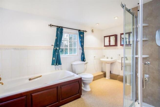 Bathroom.jpg