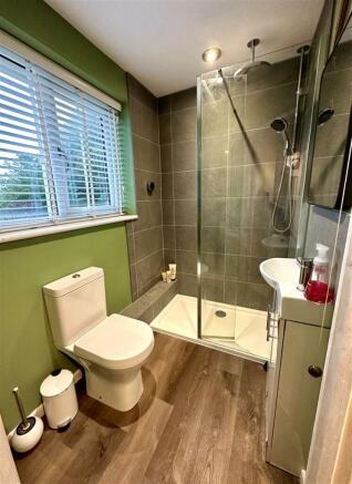 NEW ENSUITE.jpg
