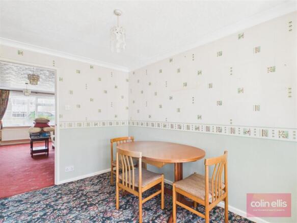 2 bed Semi-Detached Bungalow for sale Image 10