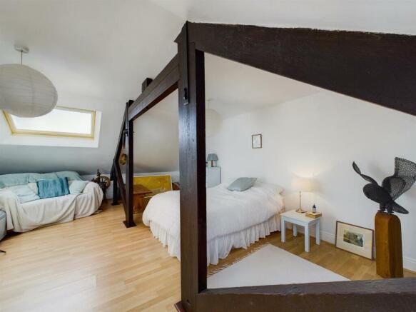 main bed.jpg