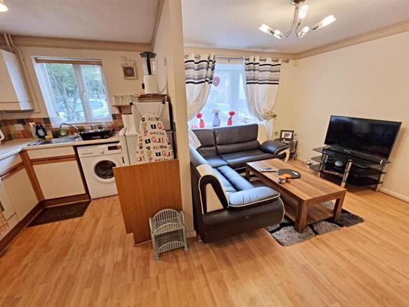 Lounge/Kitchen