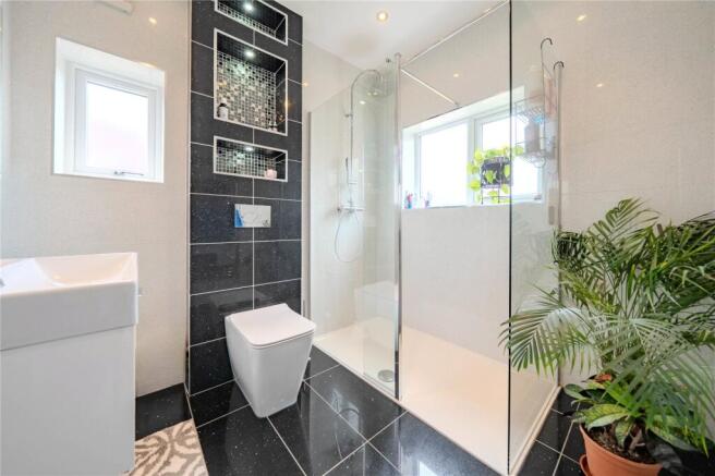 4 bed Semi-Detached for sale Image 9