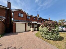 28, Hawksmoor Drive, Perton WV6 7TE