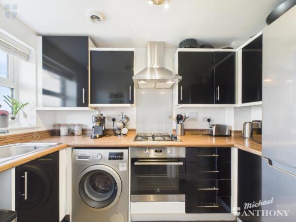 CAM03218G0-PR0587-STILL001