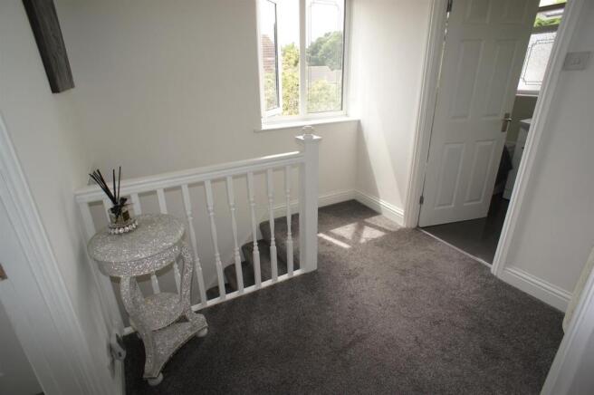 FIRST FLOOR LANDING