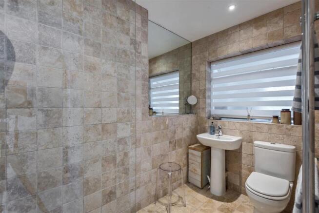 Shower Room.jpg