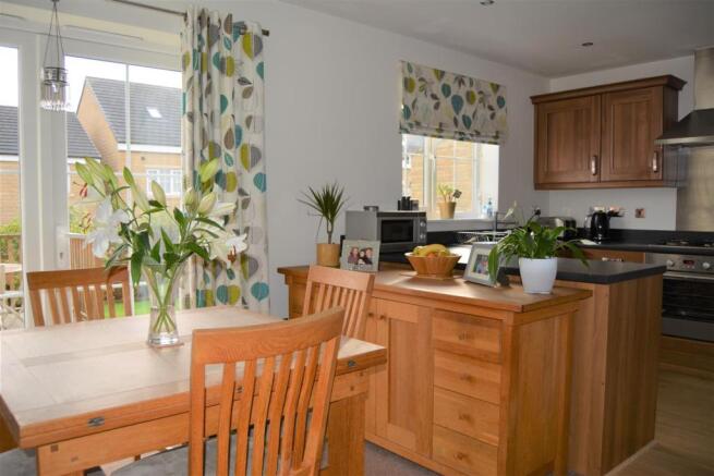 Dining/Kitchen