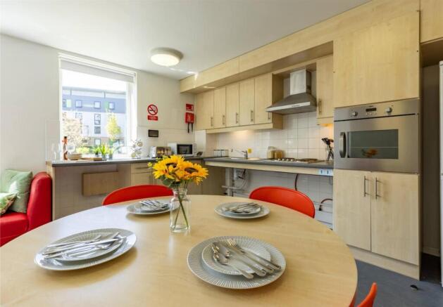 1 bed Flat Share to rent Image 9