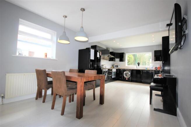 Kitchen/Dining Room