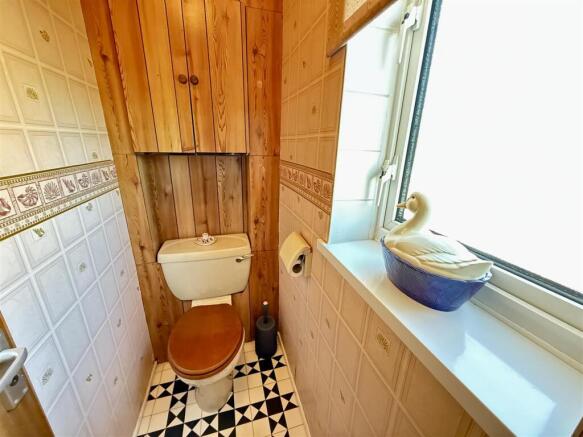 CLOAKROOM